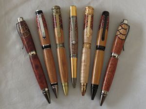 Collection of Scalloped Pens